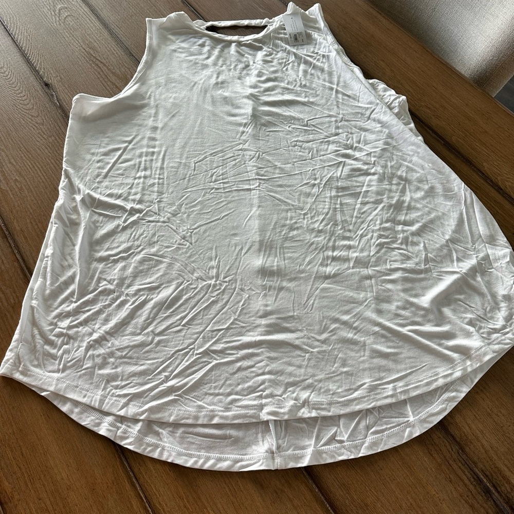 Livi Active White Sleeveless Tank Top